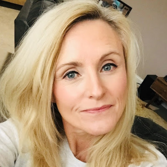 Meet your Posher, Lori - Picture 1 of 1